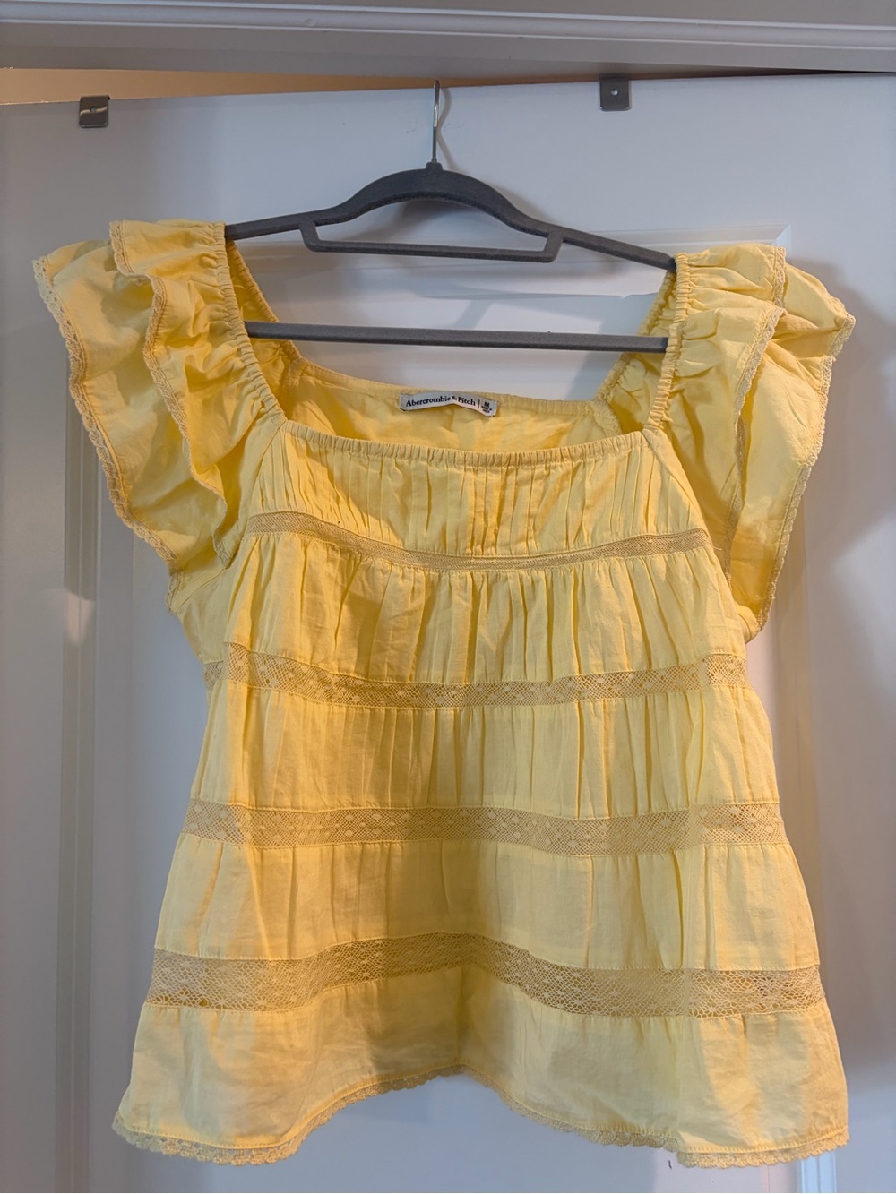 Abercrombie & Fitch
Ruffle Babydoll Top